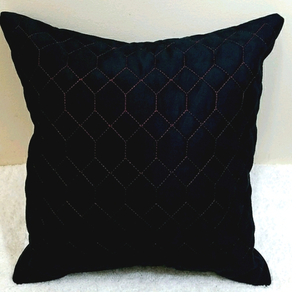 Mainstay Black & Red Pillow